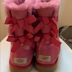 pink ugg’s with bailey bows